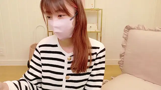 Snapshot of SUZU_1201 chatting on September 19, 2025, 4:03 am SUZU 1201 online show from September 19, 2025, 4:03 am
