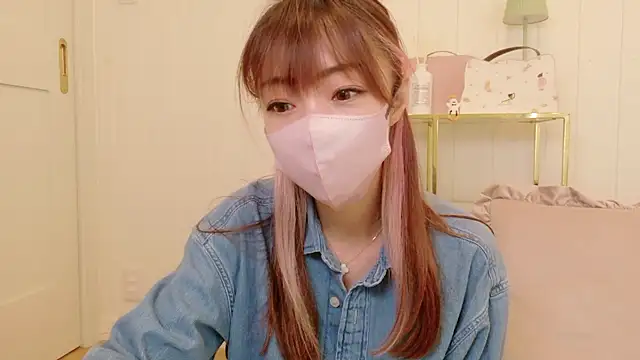 Snapshot of SUZU_1201 chatting on October 11, 2025, 1:38 am SUZU 1201 online show from October 11, 2025, 1:38 am