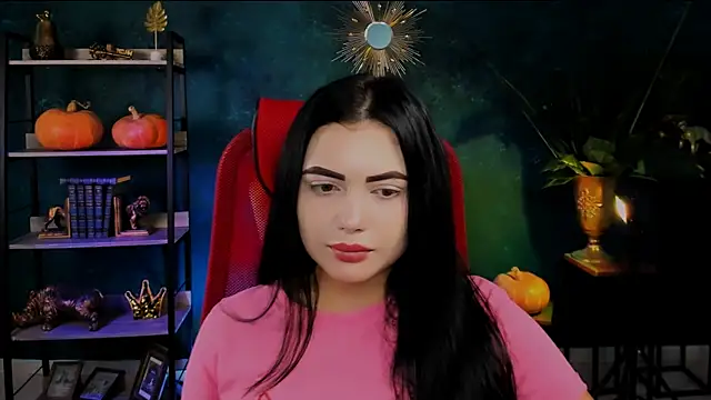 NaomiWilsons online show from October 31, 2025, 8:15 am