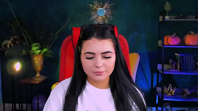 NaomiWilsons online show from November 4, 2025, 8:24 am