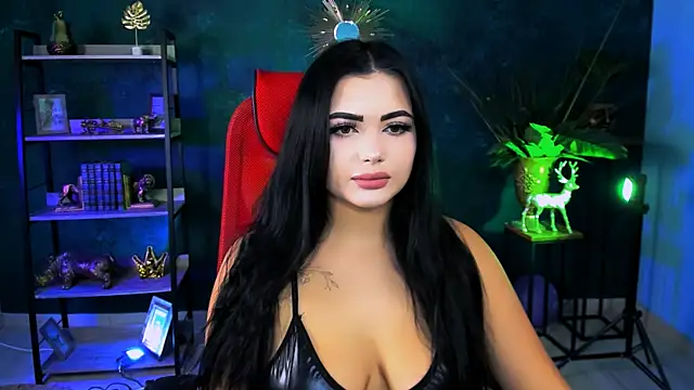 NaomiWilsons online show from November 17, 2025, 8:42 am