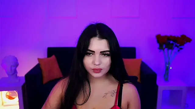 NaomiWilsons online show from November 22, 2025, 8:02 am