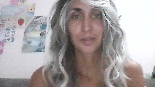 Nuvika online show from November 18, 2025, 9:08 pm