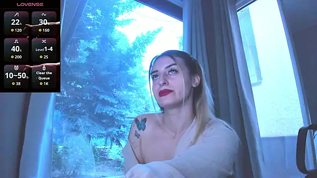 Ella Vee online show from September 12, 2025, 4:56 am