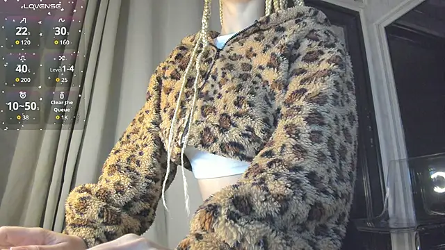 Ella Vee online show from October 21, 2025, 2:45 am