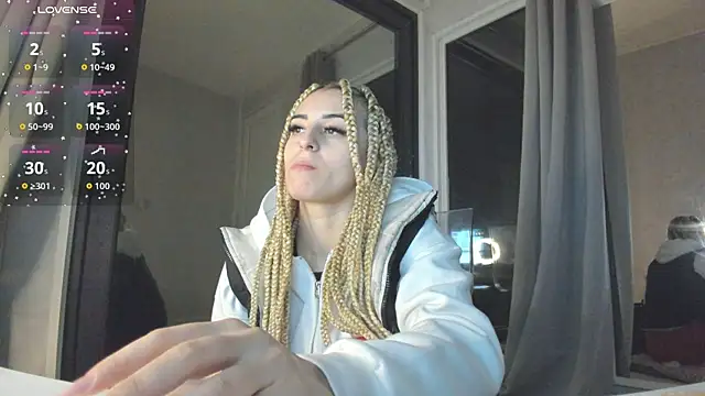 Ella Vee online show from October 25, 2025, 3:03 am