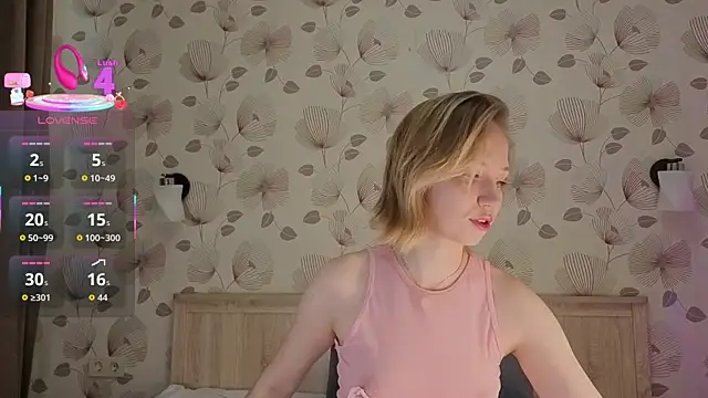 Snapshot of ameliamurrr chatting on October 12, 2025, 8:35 am ameliamurrr online show from October 12, 2025, 8:35 am