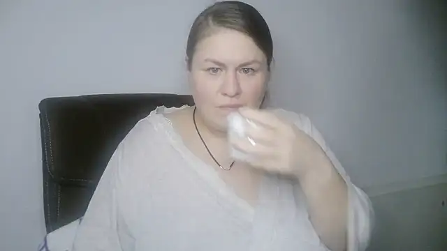 Snapshot of MartaXLove chatting on November 21, 2025, 8:13 am MartaXLove online show from November 21, 2025, 8:13 am