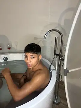 Snapshot of eduin069 chatting on September 25, 2025, 10:13 pm eduin069 online show from September 25, 2025, 10:13 pm