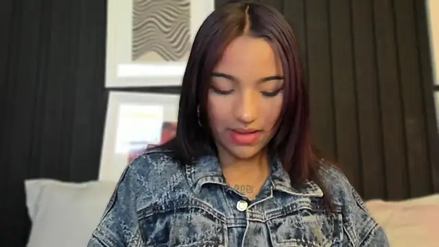 Snapshot of Manelyk_evanss_ chatting on December 3, 2025, 10:57 am Manelyk evanss online show from December 3, 2025, 10:57 am