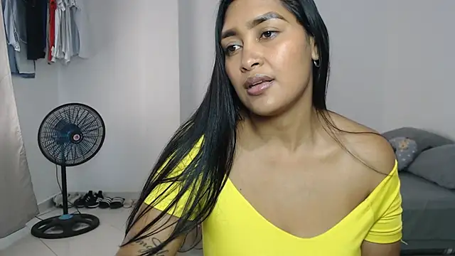 Snapshot of MichellSexxx chatting on October 7, 2025, 8:39 pm MichellSexxx online show from October 7, 2025, 8:39 pm