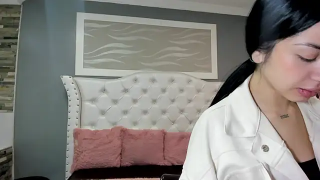 Snapshot of _camila_ortiz chatting on October 3, 2025, 7:33 pm  camila ortiz online show from October 3, 2025, 7:33 pm