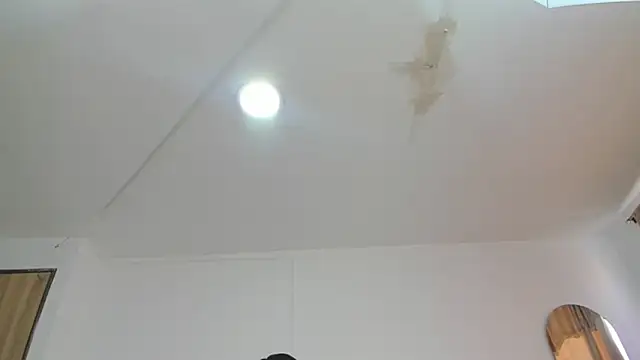 ZoeeGuzman online show from November 13, 2025, 1:10 pm