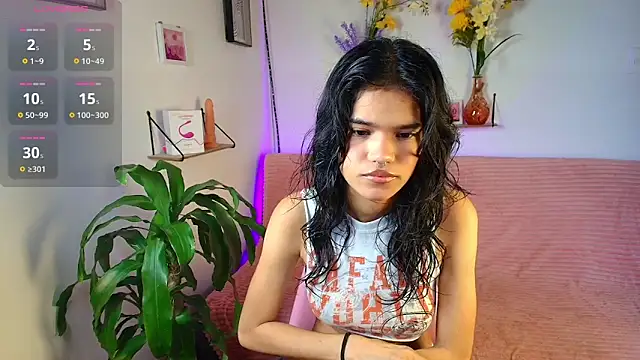 emycarver09 online show from October 17, 2025, 12:19 pm