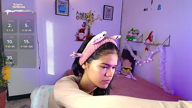 emycarver09 online show from November 13, 2025, 11:42 am