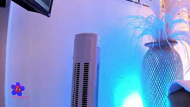 Snapshot of ArianaSantana chatting on November 11, 2025, 8:20 pm ArianaSantana online show from November 11, 2025, 8:20 pm