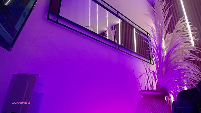 Snapshot of ArianaSantana chatting on November 12, 2025, 12:49 pm ArianaSantana online show from November 12, 2025, 12:49 pm