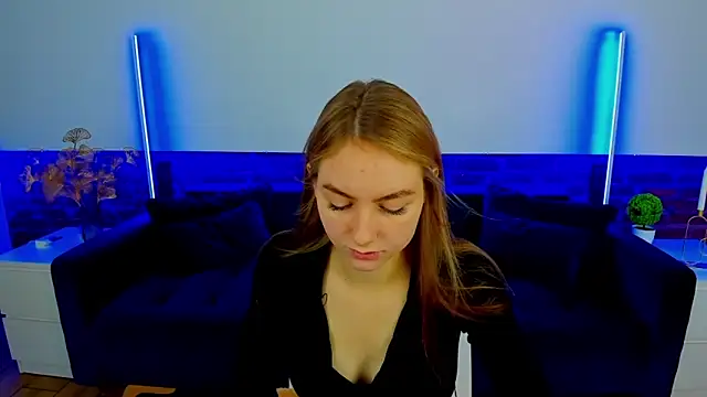 MilaAddams online show from November 4, 2025, 6:34 am