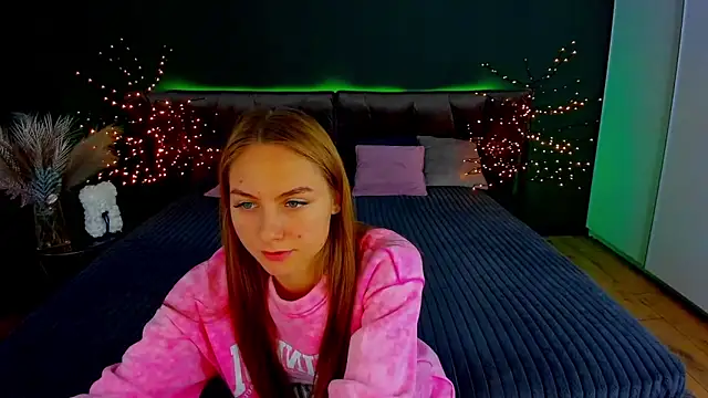 MilaAddams online show from November 14, 2025, 6:34 am