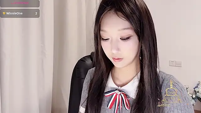 Snapshot of Winnie666- chatting on October 13, 2025, 3:12 pm Winnie666- online show from October 13, 2025, 3:12 pm