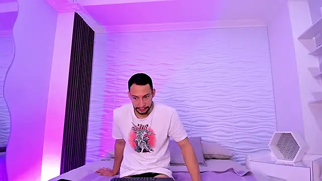 TyagoRoberts online show from October 24, 2025, 12:56 pm