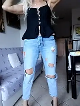 Snapshot of _sexyBLONDE46_ chatting on November 5, 2025, 2:50 pm sexyBLONDE46 online show from November 5, 2025, 2:50 pm