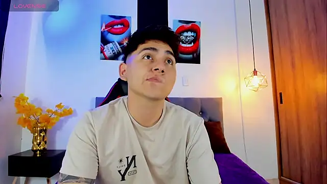 Snapshot of Nicolas_James_Sc chatting on September 15, 2025, 1:55 pm Nicolas James Sc online show from September 15, 2025, 1:55 pm