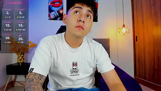 Snapshot of Nicolas_James_Sc chatting on September 17, 2025, 1:57 pm Nicolas James Sc online show from September 17, 2025, 1:57 pm