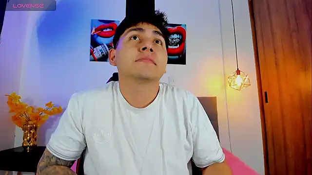 Snapshot of Nicolas_James_Sc chatting on September 22, 2025, 1:57 pm Nicolas James Sc online show from September 22, 2025, 1:57 pm