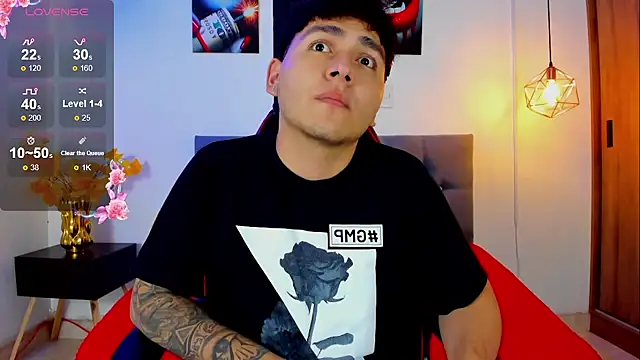 Snapshot of Nicolas_James_Sc chatting on October 14, 2025, 1:34 pm Nicolas James Sc online show from October 14, 2025, 1:34 pm