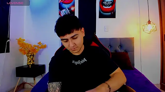 Snapshot of Nicolas_James_Sc chatting on October 30, 2025, 1:34 pm Nicolas James Sc online show from October 30, 2025, 1:34 pm