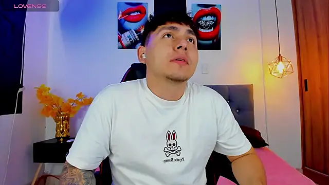 Snapshot of Nicolas_James_Sc chatting on November 27, 2025, 2:30 pm Nicolas James Sc online show from November 27, 2025, 2:30 pm