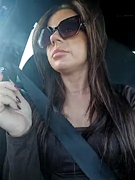 Snapshot of BabyFaceMia chatting on November 7, 2025, 2:28 pm BabyFaceMia online show from November 7, 2025, 2:28 pm