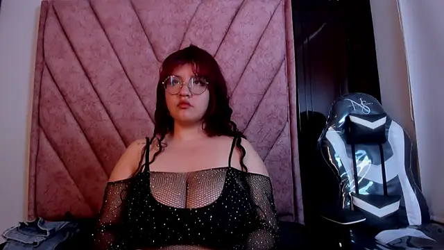 Snapshot of Lilly_Ross chatting on September 20, 2025, 3:40 am Lilly Ross online show from September 20, 2025, 3:40 am
