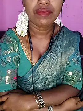 Snapshot of tamilammukuttyy chatting on September 11, 2025, 2:22 am tamilammukuttyy online show from September 11, 2025, 2:22 am