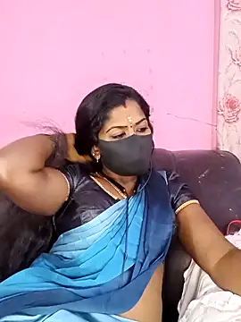 Snapshot of tamilammukuttyy chatting on October 24, 2025, 5:15 am tamilammukuttyy online show from October 24, 2025, 5:15 am