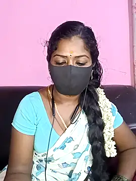 Snapshot of tamilammukuttyy chatting on October 25, 2025, 9:42 pm tamilammukuttyy online show from October 25, 2025, 9:42 pm