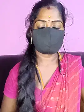 Snapshot of tamilammukuttyy chatting on December 5, 2025, 4:47 pm tamilammukuttyy online show from December 5, 2025, 4:47 pm