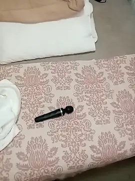 Snapshot of Creamy_Chocolatex chatting on November 28, 2025, 7:27 pm Creamy Chocolatex online show from November 28, 2025, 7:27 pm