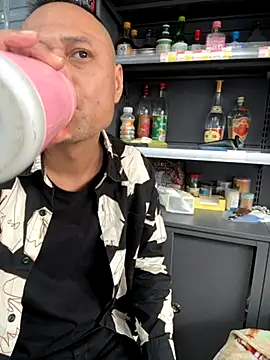 dajiba4718 online show from November 18, 2025, 4:06 am