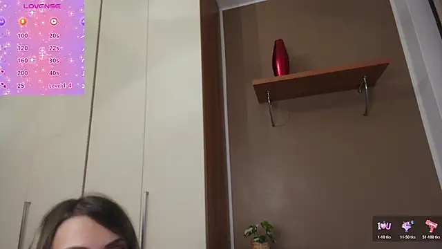 ScarletVerdi online show from November 10, 2025, 7:40 am