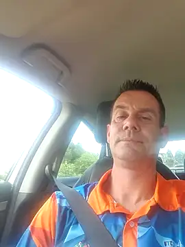 Snapshot of Leonbisa chatting on November 1, 2025, 2:08 pm Leonbisa online show from November 1, 2025, 2:08 pm