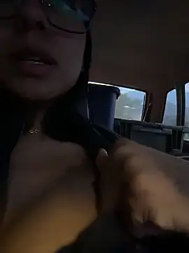 GiorgiaLuxee online show from November 8, 2025, 10:37 am