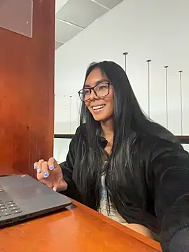 GiorgiaLuxee online show from November 12, 2025, 8:52 pm