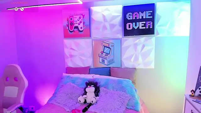 Snapshot of LindaWz_ chatting on November 14, 2025, 4:11 am LindaWz online show from November 14, 2025, 4:11 am