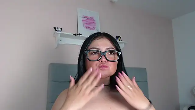 Snapshot of _Wandaa_ chatting on October 29, 2025, 2:03 am  Wandaa  online show from October 29, 2025, 2:03 am