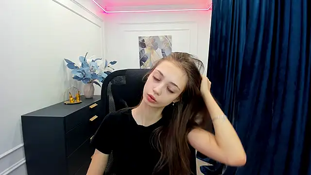 Snapshot of EmilyGraydis chatting on September 26, 2025, 4:49 am EmilyGraydis online show from September 26, 2025, 4:49 am