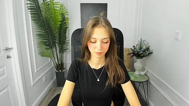 Snapshot of EmilyGraydis chatting on October 8, 2025, 4:21 am EmilyGraydis online show from October 8, 2025, 4:21 am