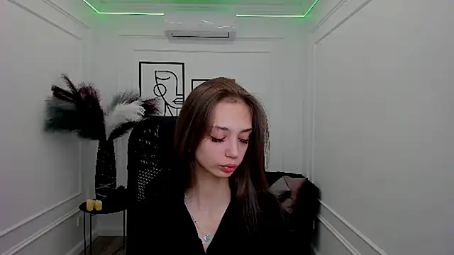 Snapshot of EmilyGraydis chatting on December 2, 2025, 4:29 am EmilyGraydis online show from December 2, 2025, 4:29 am