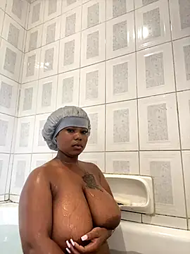 Snapshot of JuicyMellow21 chatting on November 28, 2025, 6:49 am JuicyMellow21 online show from November 28, 2025, 6:49 am